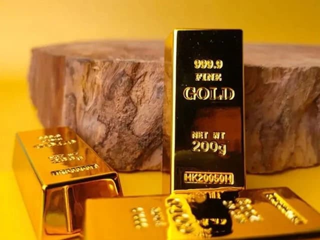 Gold gains lustre on PMEX post budget