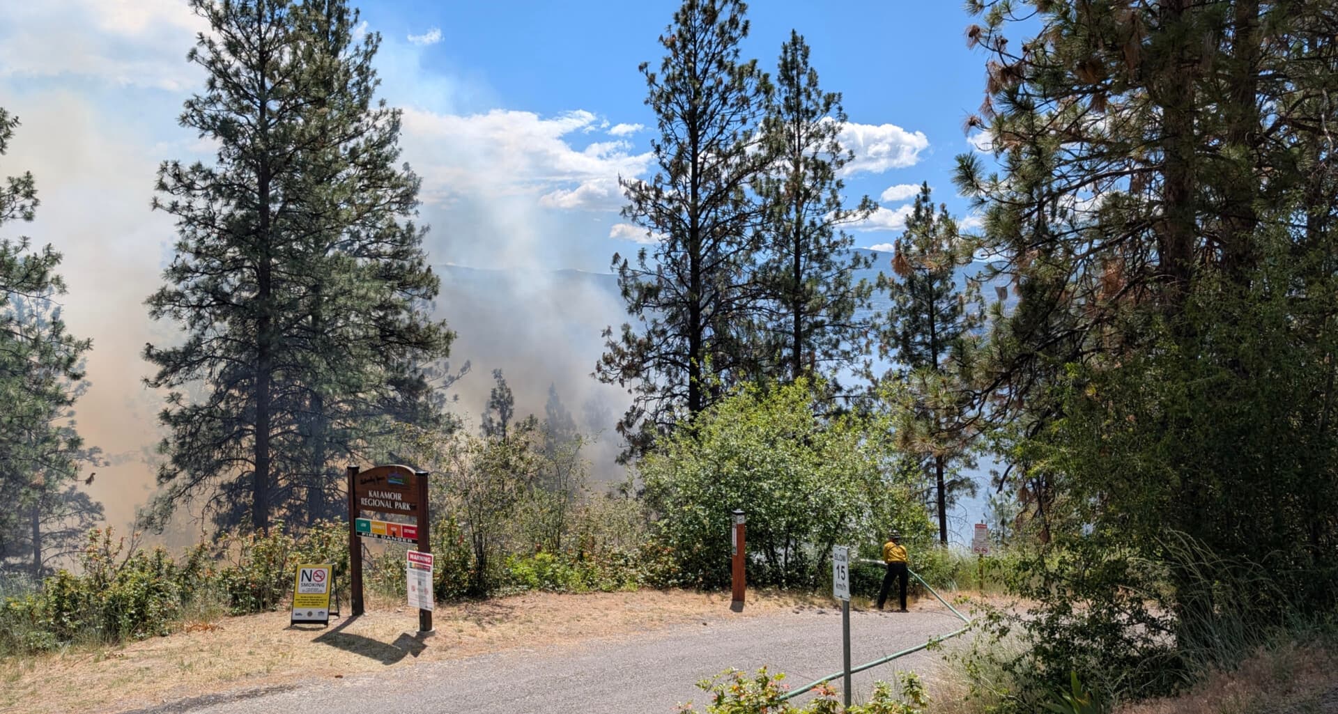 Evacuation alerts lifted around Kalamoir Park wildfire
