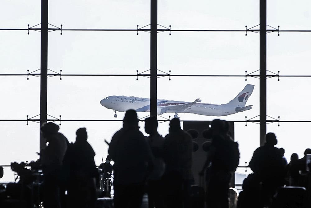 Burst tyre incident shuts down KLIA runway temporarity