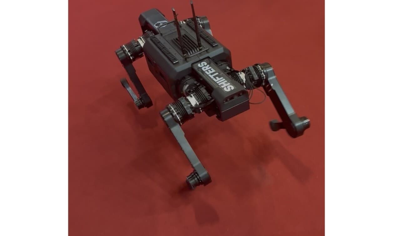 Ground robots leveraging AI to function as a team