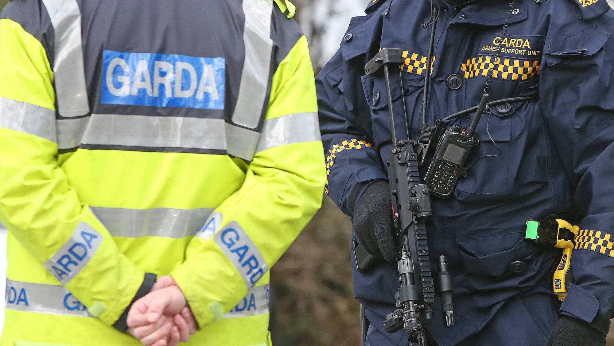 Cocaine seized as up to 40 gardaí engaged in drugs search in Cork's Hollyhill this morning