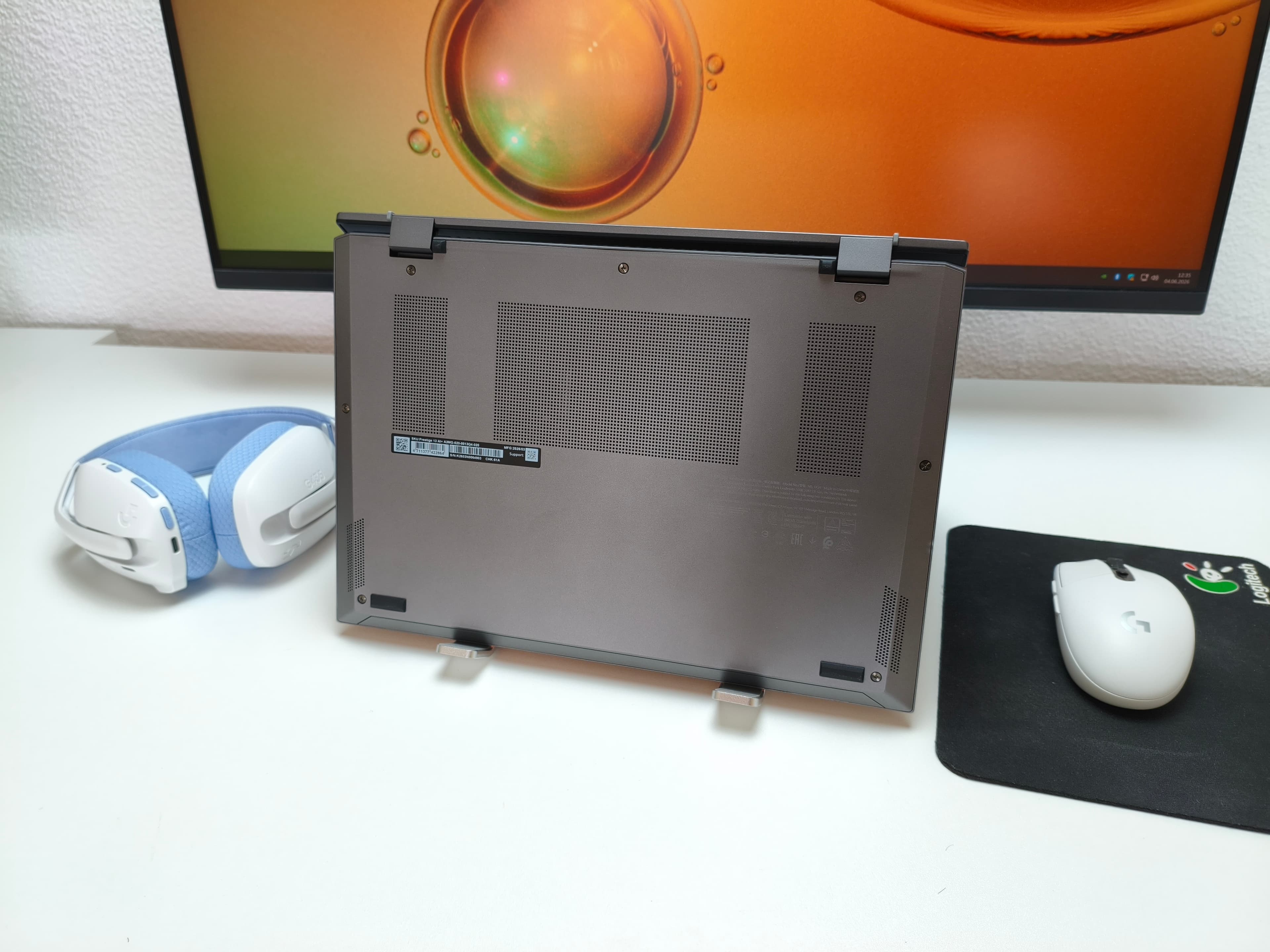 Intel vs. Snapdragon: Showdown below the 1-kg mark