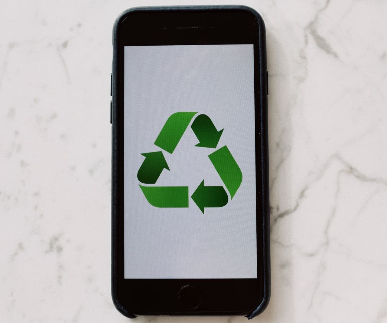 Sustainable IT infrastructure: Research project uses discarded smartphones for data center